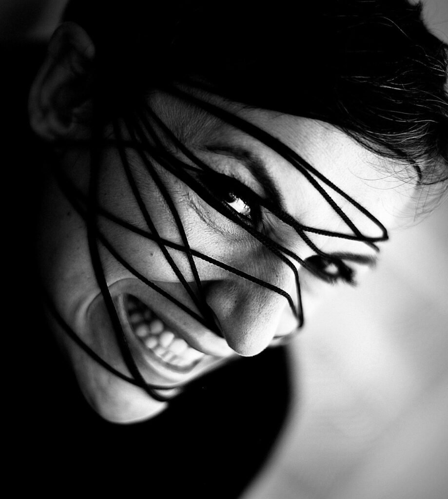 b w, face